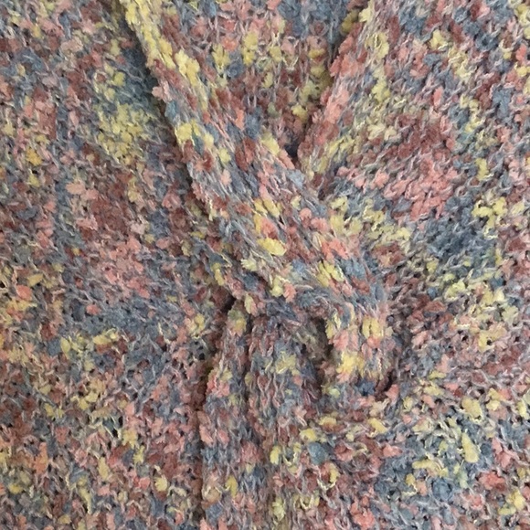 NWT Unique Hadens Los Angeles Soft Long Sleeve Back Twist Sweater - Picture 3 of 16